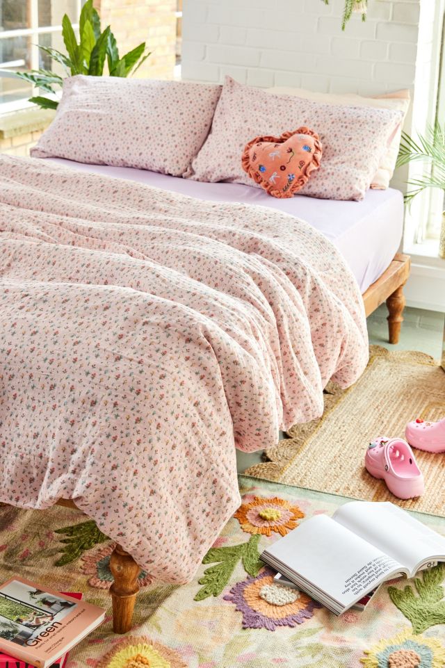 Urban Outfitters Crisscross Tufted Duvet Cover King size outlet rose pink