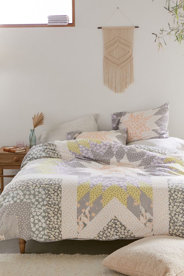 Arlo Patchwork Floral Duvet Cover Set | Urban Outfitters UK