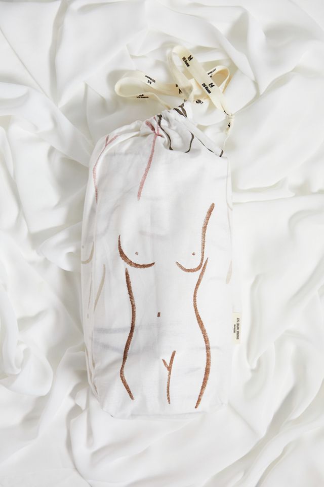 Female Form Duvet Set With Reusable Fabric Bag #7