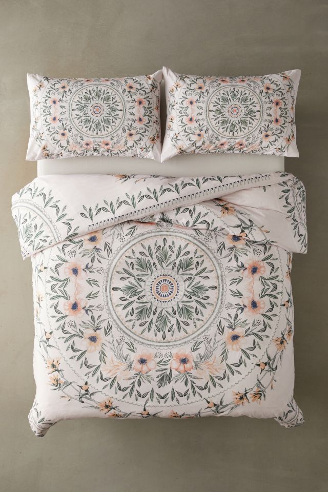 Urban Outfitters deals iris sketch comforter