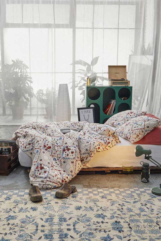 Red Vintage Scarf Duvet Set #1