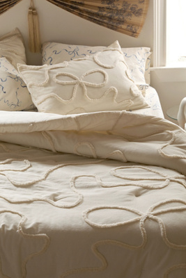 Wild Bows Tufted Duvet Set | Urban Outfitters UK