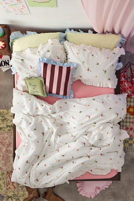 Alice Embroidered Floral Duvet Set - White King at Urban Outfitters