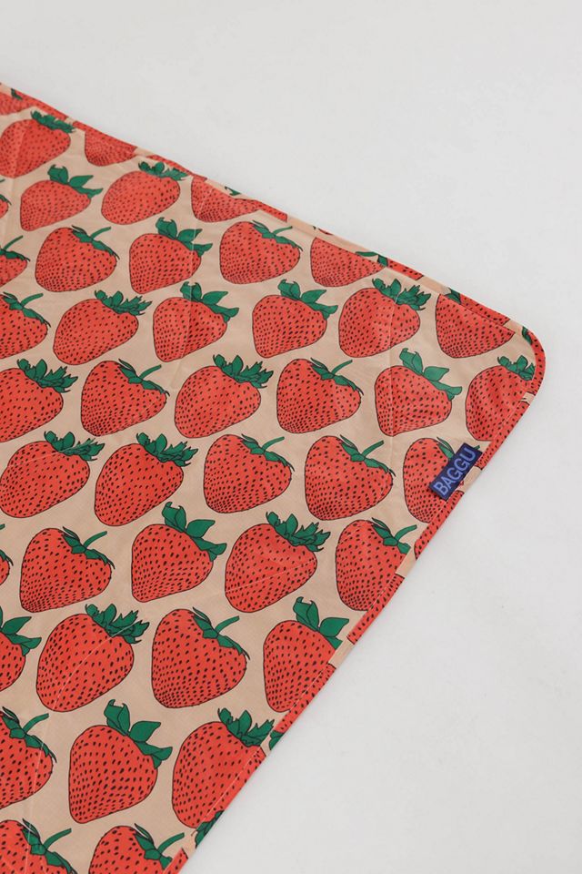 BAGGU Manta de picnic Strawberry Puffy  #1