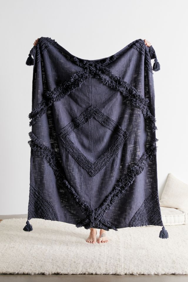Aden tufted throw blanket hotsell