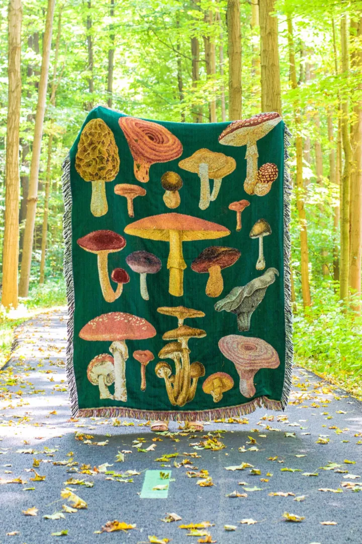 urbanoutfitters.com | Valley Cruise – Tagesdecke „Mushroom“