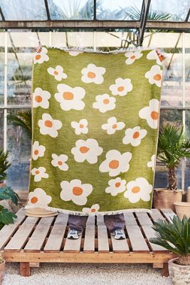 Urban outfitters】 Assorted Wildflower Throw ブランケット