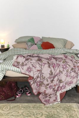 Clarissa Vine Throw