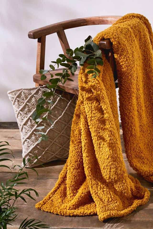 Tagesdecke „Amped“ aus Fleece in Gelb