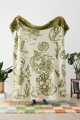 Froggy Cloud Throw