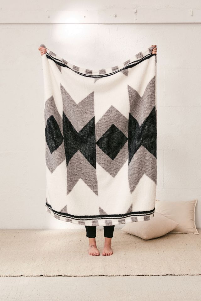 Amped Fleece Printed Throw Blanket Urban Outfitters UK