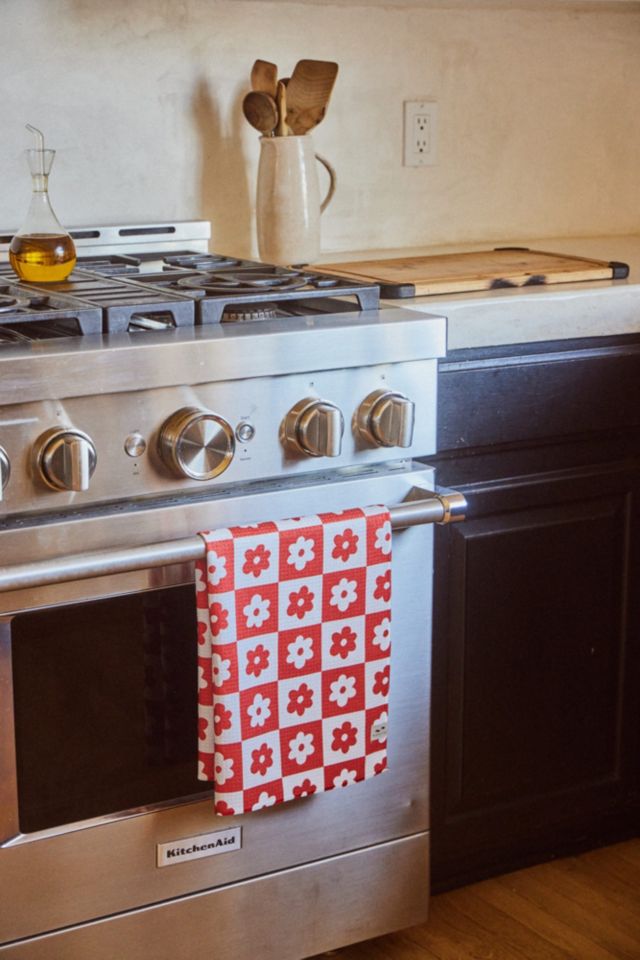 Slowtide Gigi Microfibre Kitchen Towel | Urban Outfitters UK