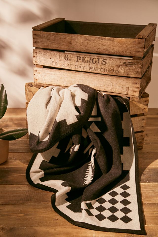 Pendleton Los Ojos Jacquard Throw Blanket Urban Outfitters UK