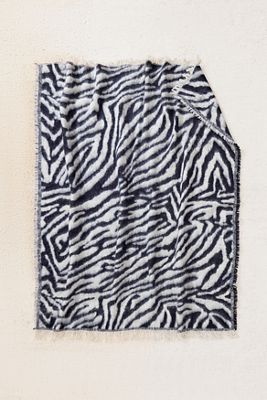 Zebra Cosy Throw