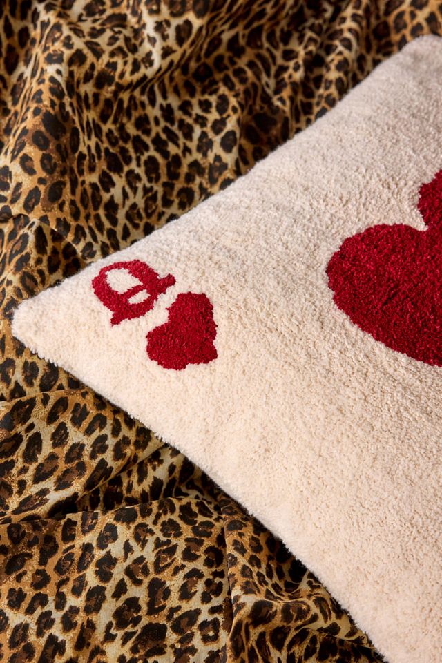 Queen Of Hearts Tuft Cushion #1