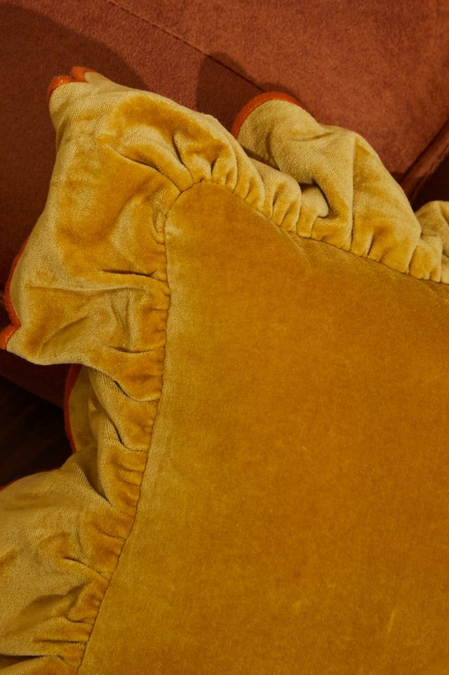 Cuscino Arricciato in Velluto Senape #1