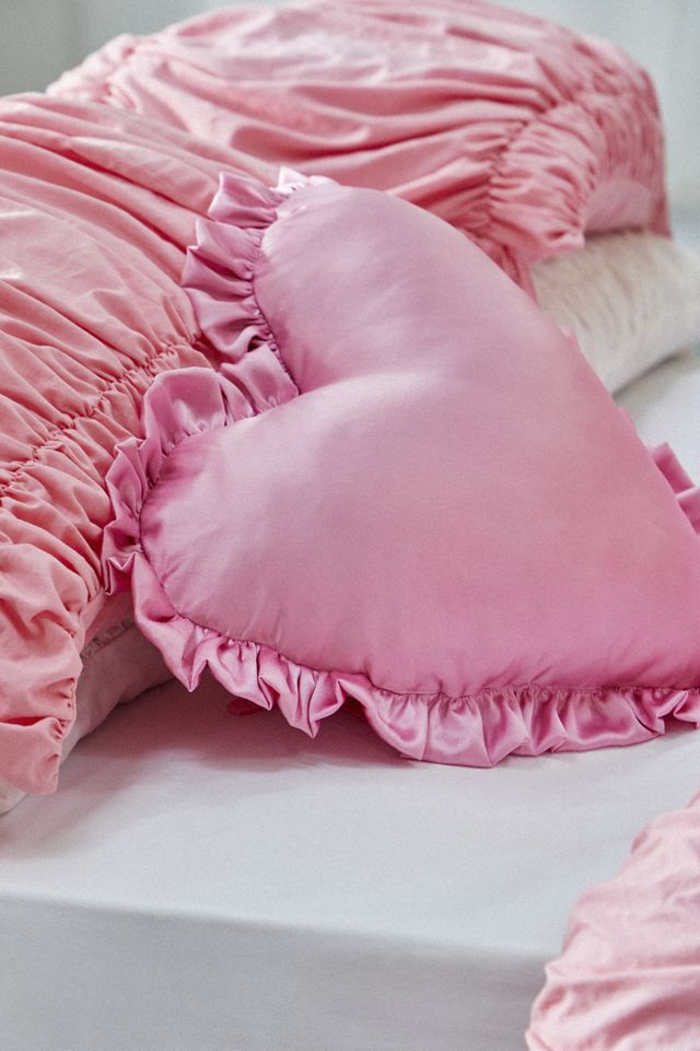 Cuscino in Raso Rosa a Cuore con Balze #1