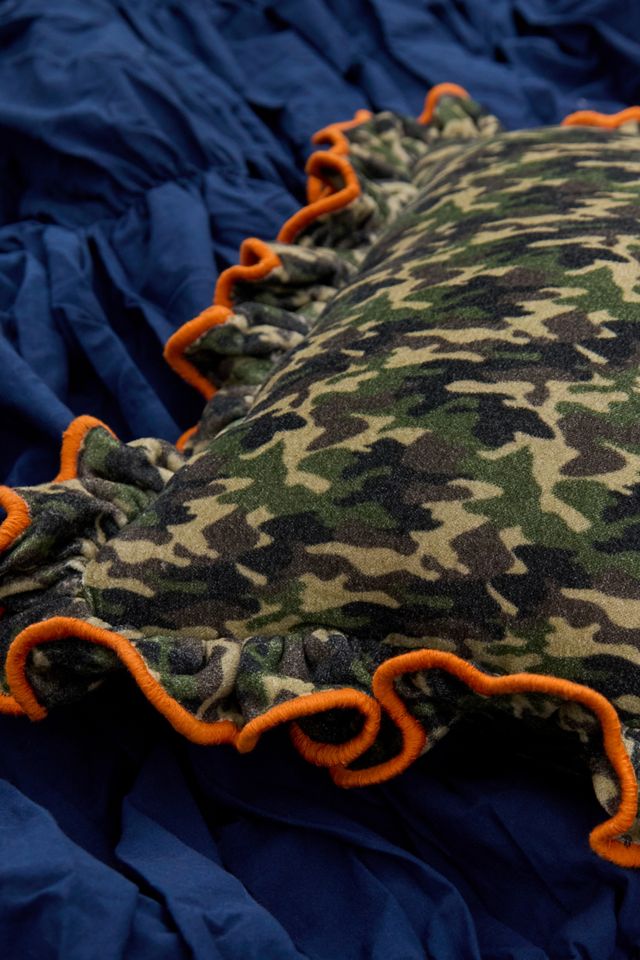Camo-Rüschen-Kissen #1