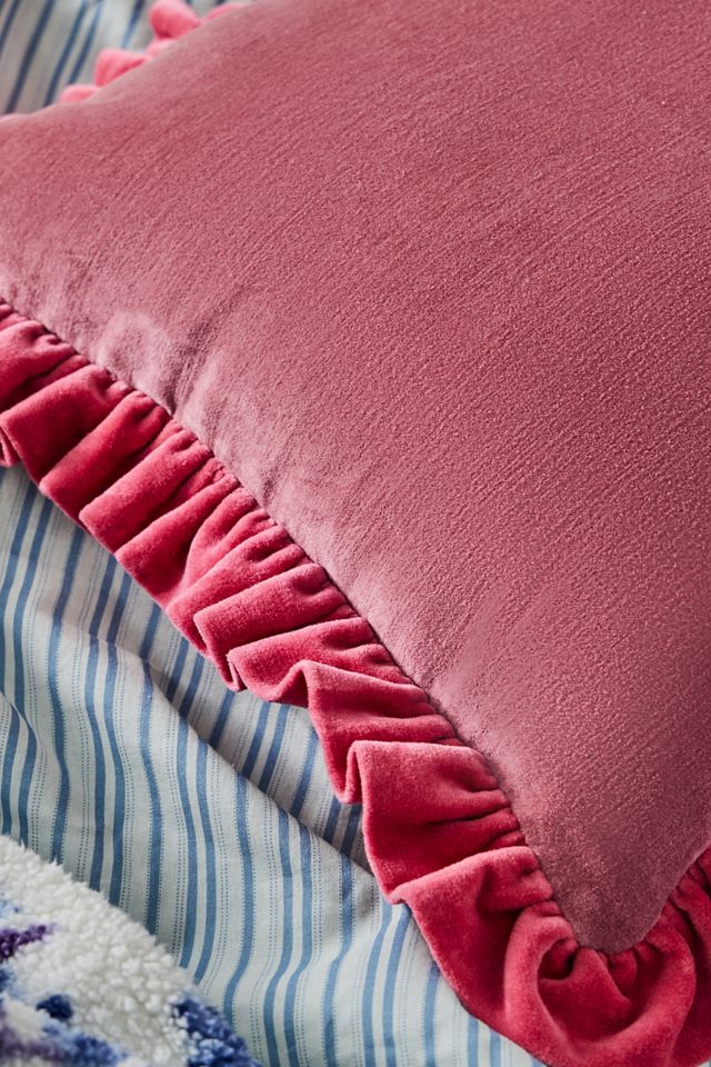 Coussin rose à volants uni #1
