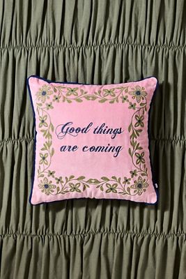 Coussin rose Good Things Are Coming