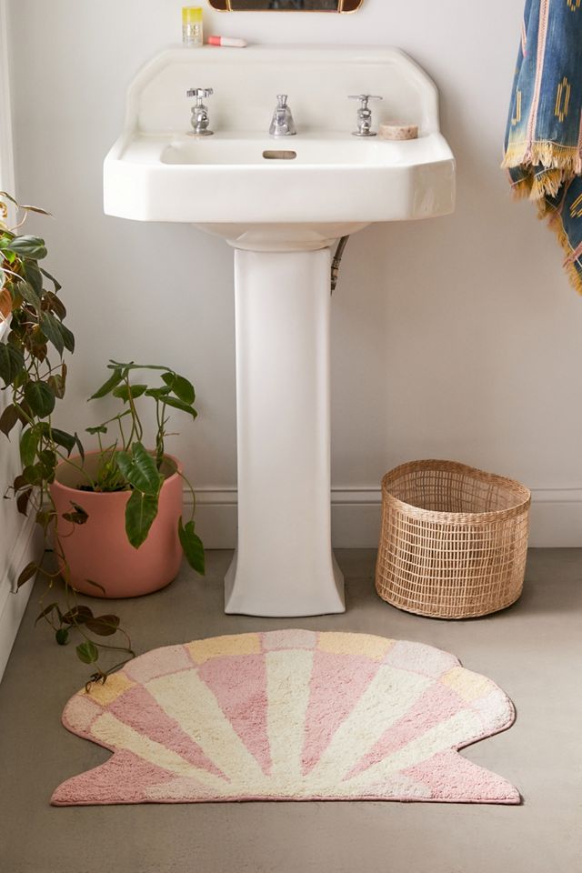 Shelly Shaped Bath Mat