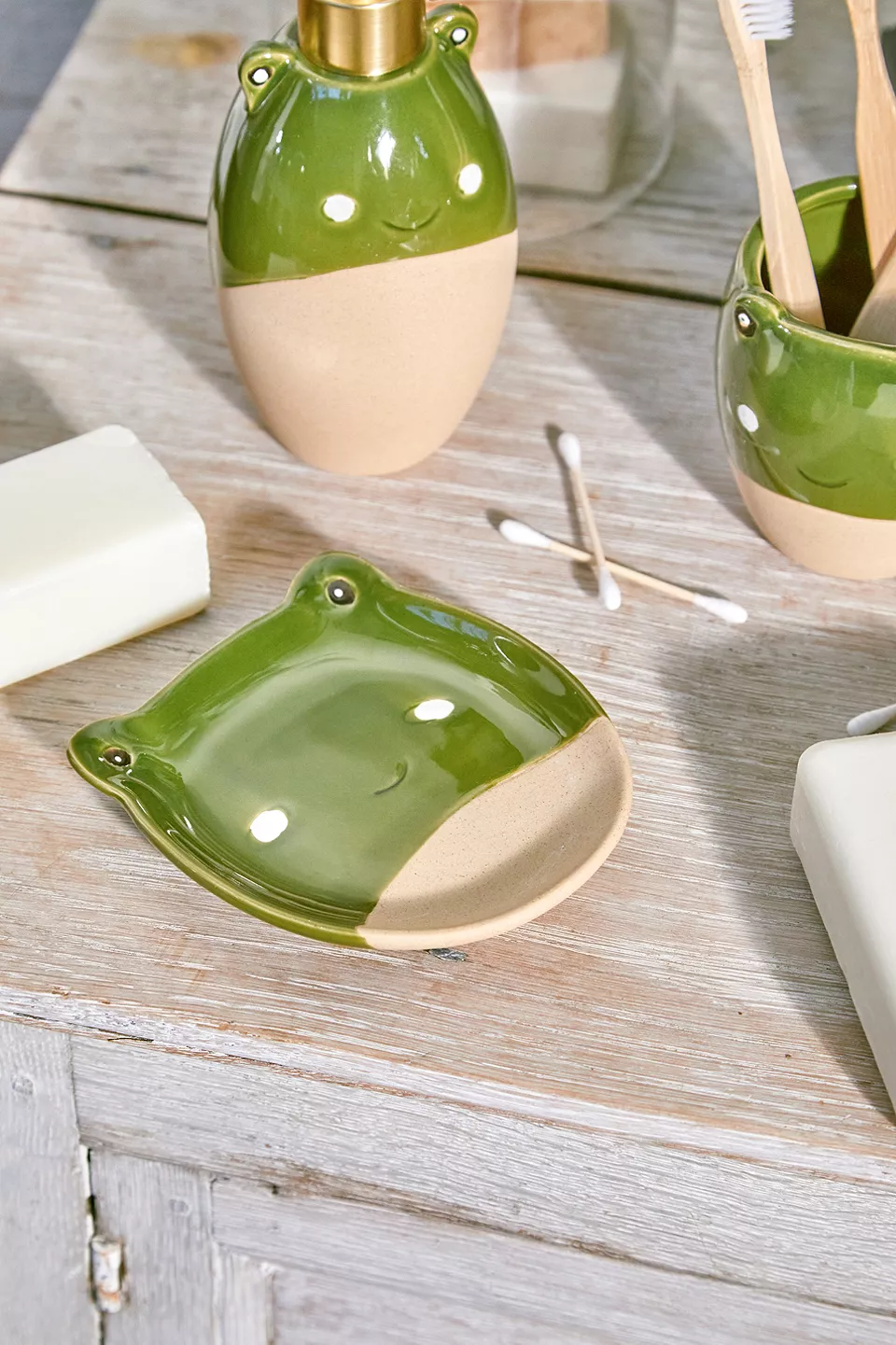 urbanoutfitters.com | Froggy Soap Dish