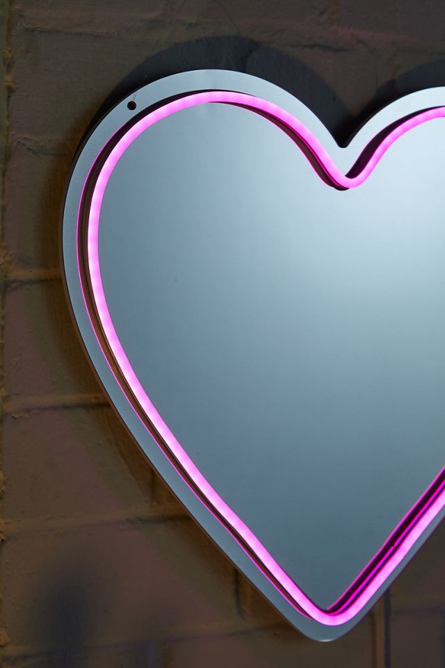 UO Neon LED Herz Wandspiegel #1