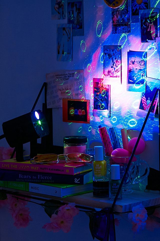 urbanoutfitters.com | Stroboskop- und Laserlicht für Parties mit LED-Leuchten