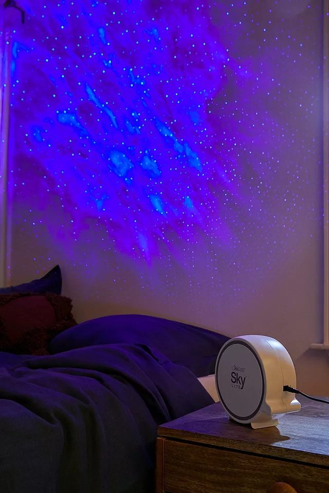 urbanoutfitters.com | Blisslights – LED-Laserprojektor „Sky Nebula Galaxy“ in Weiß