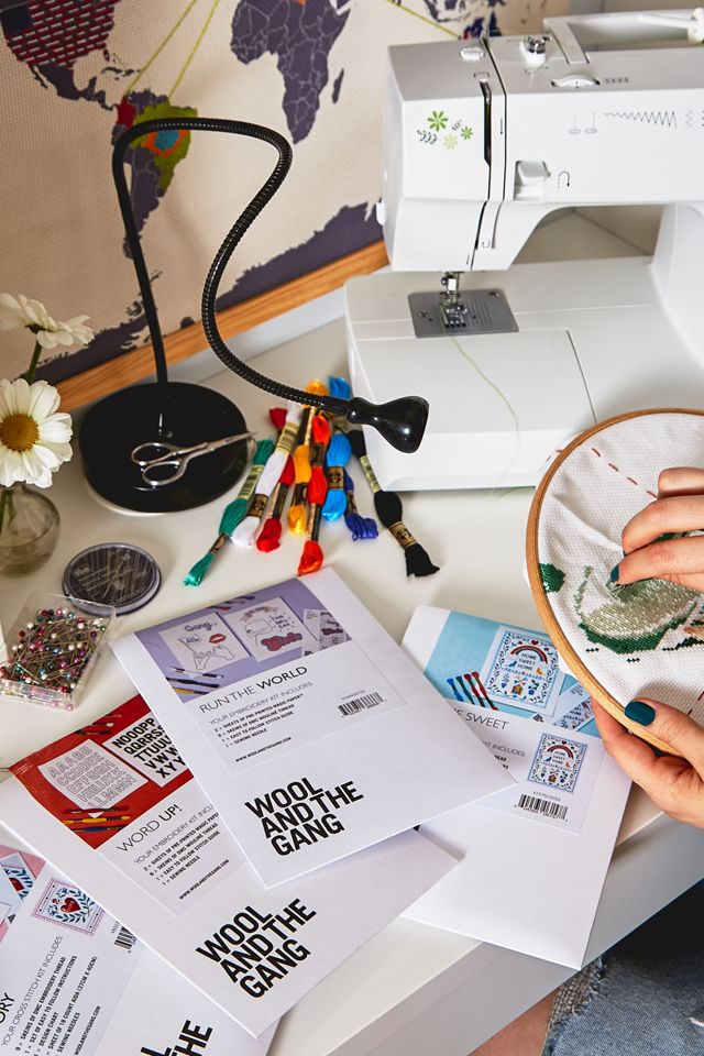 Wool and the Gang - Kit de point de croix Love Story #2