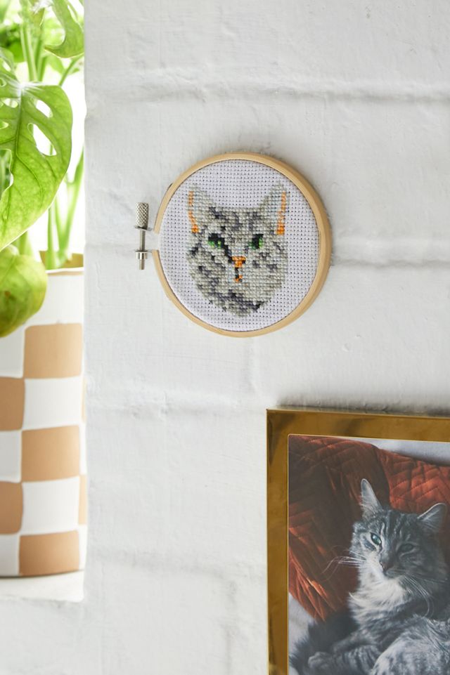 Tabby Cat Mini Cross Stitch Embroidery Kit – Kikkerland Design Inc