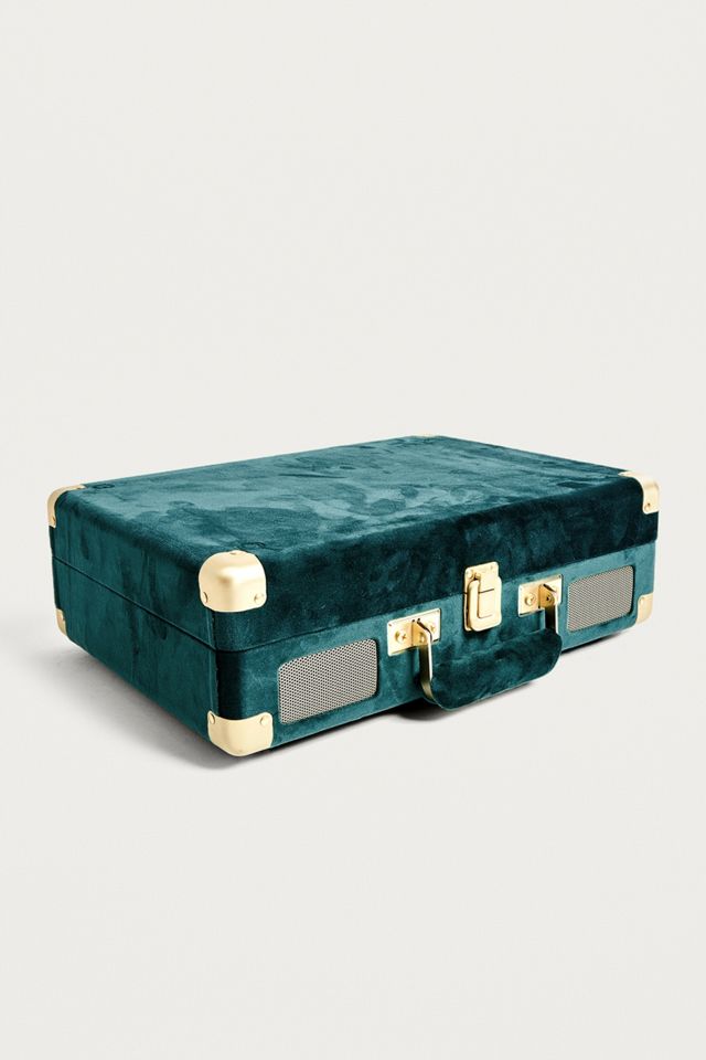 Crosley X Urban Outfitters – Plattenspieler „Cruiser“ aus Samt in Smaragdgrün #1