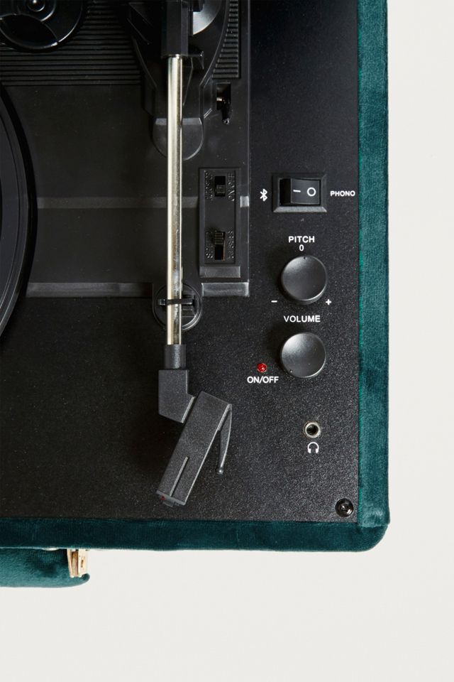 Crosley X Urban Outfitters – Plattenspieler „Cruiser“ aus Samt in Smaragdgrün #2