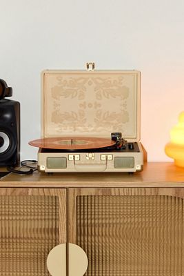 アーバンアウトフィッターズ　レコードプレイヤー Crosley Dean Record Player | Urban Outfitters