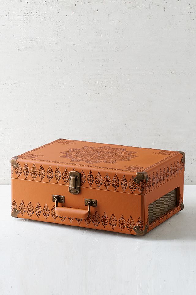 Crosley X UO – Tragbarer Plattenspieler „Keepsake“ in geprägtem Koffer #1