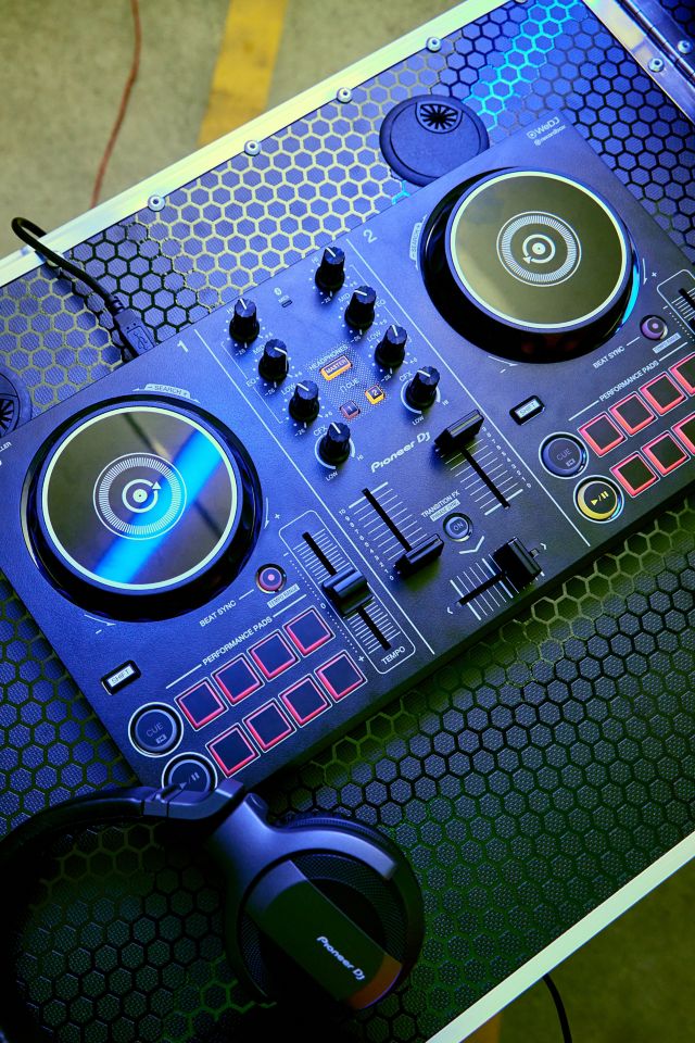 Pioneer DJ DDJ-200 Smart DJ Controller | Urban Outfitters UK