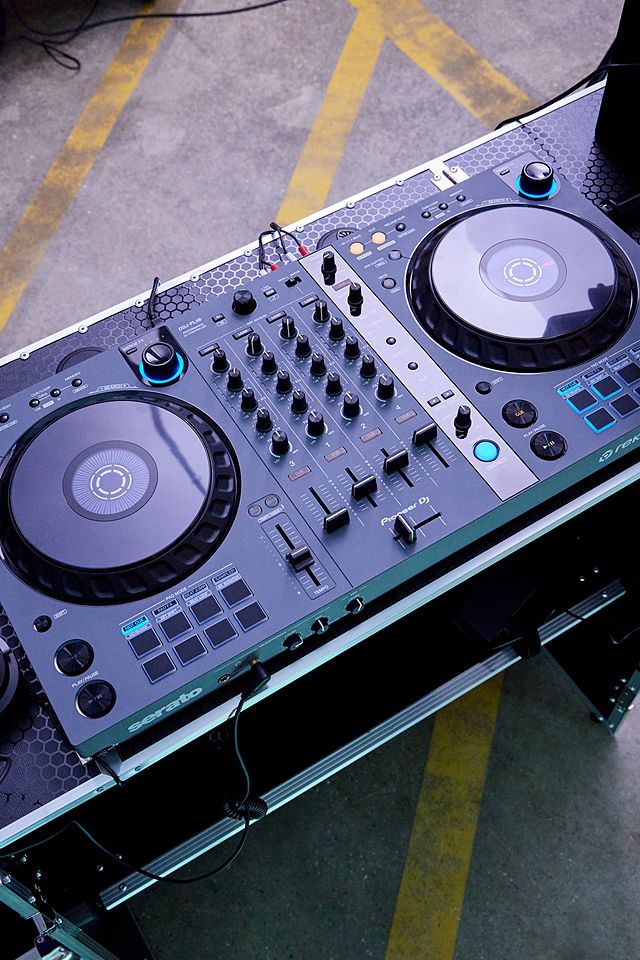 Pioneer DJ DDJ-FLX6-GT Controller | Urban Outfitters UK