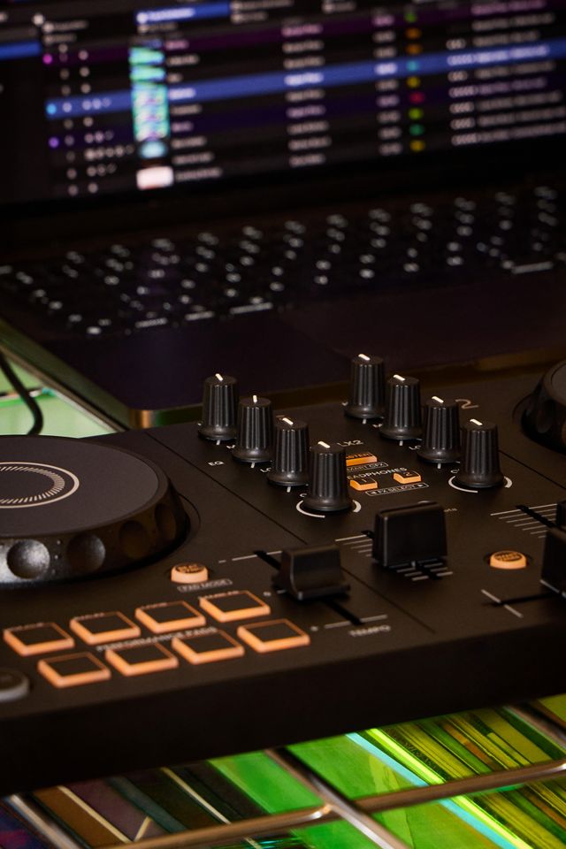 Pioneer DDJ-FLX2 DJ Controller #2