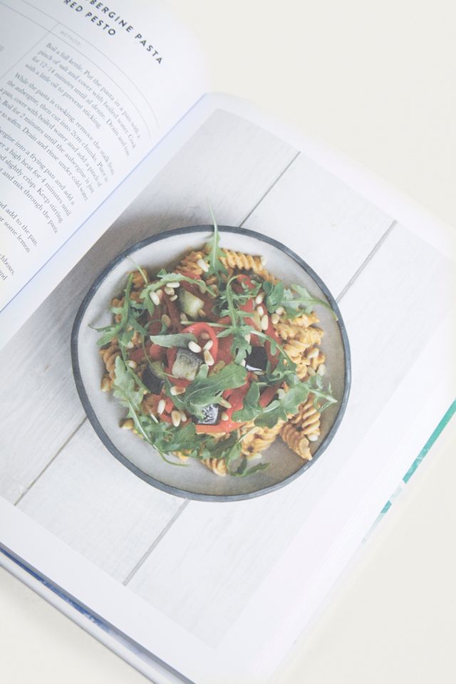 Lunchbox Salads: Recipes to Brighten Up Lunchtime and Fill You Up By Naomi Twigden and Anna Pinder #2