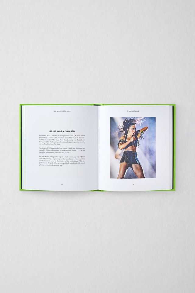 Charli XCX : La Création d'une Légende en 50 Images #1