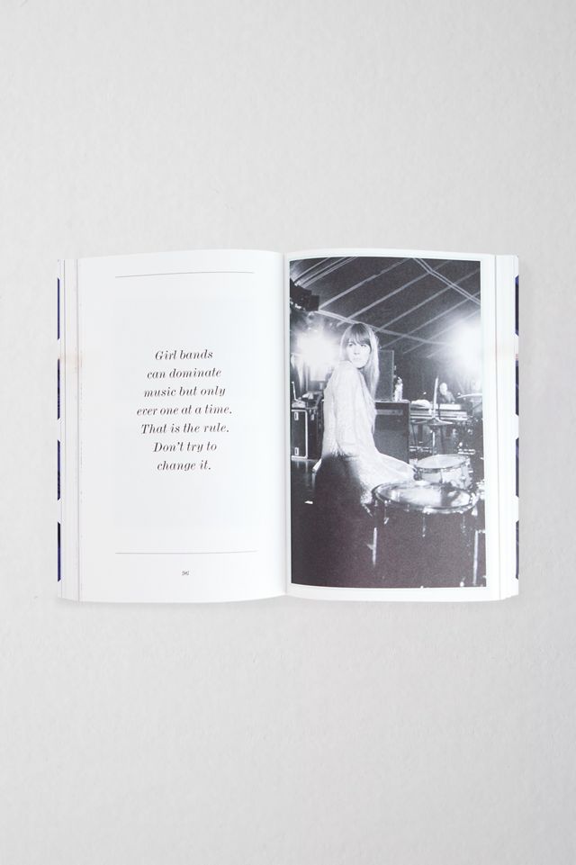 "IT" par Alexa Chung #1