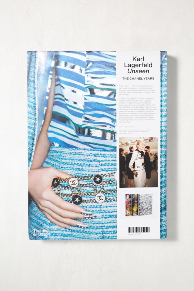 Karl Lagerfeld UNSEEN: Die Chanel-Jahre. Überformat mit Lotus-Leineneinband  und Folienprägung Buch