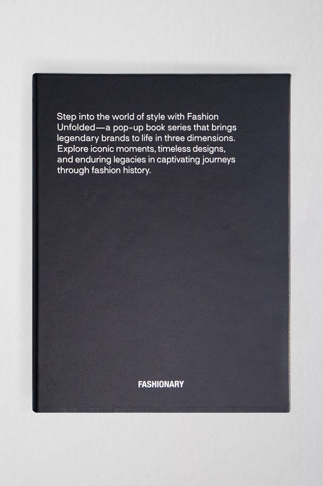 Pop Up Chanel: La Mode Dépliée Par L'Équipe Fashionary #4