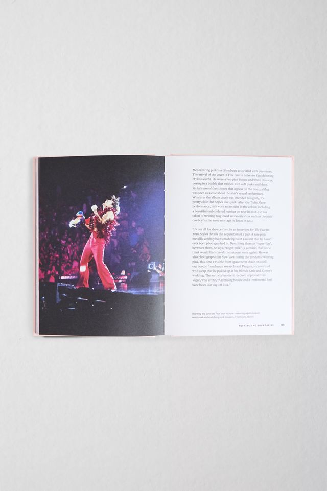 Íconos del Estilo – Harry Styles: La Historia de un Ícono de la Moda Por Lauren Cochrane #1