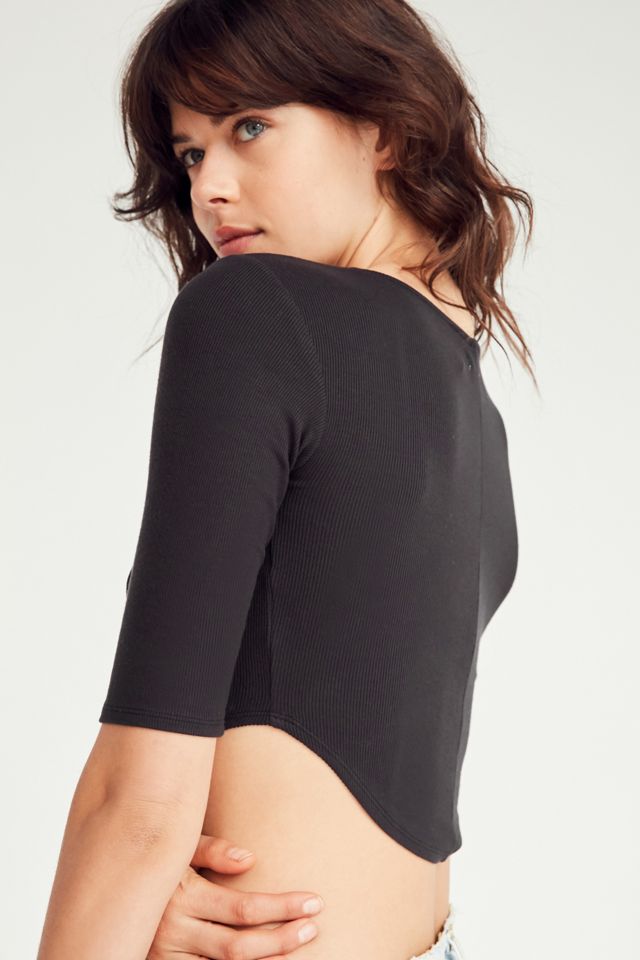Kimchi Blue – Crop Top „Marilyn“ mit Einkerbung #4