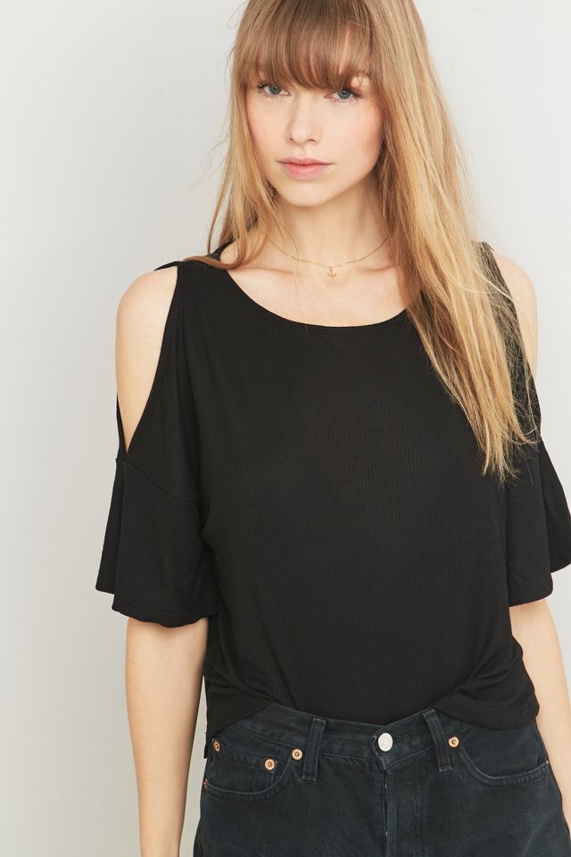 FLOWY COLD SHOULDER TOP