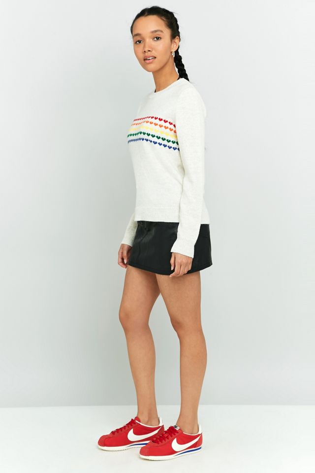 Urban Outfitters - Pull à motifs cœurs arc-en-ciel #1