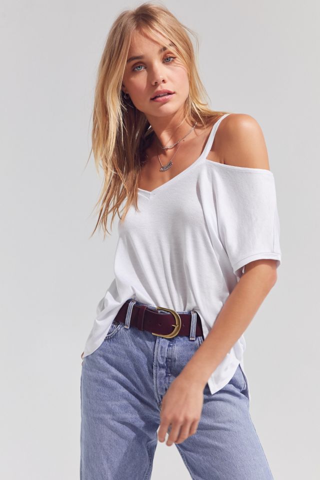 Silence + Noise Split-Cut Cold Shoulder T-shirt | Urban Outfitters UK