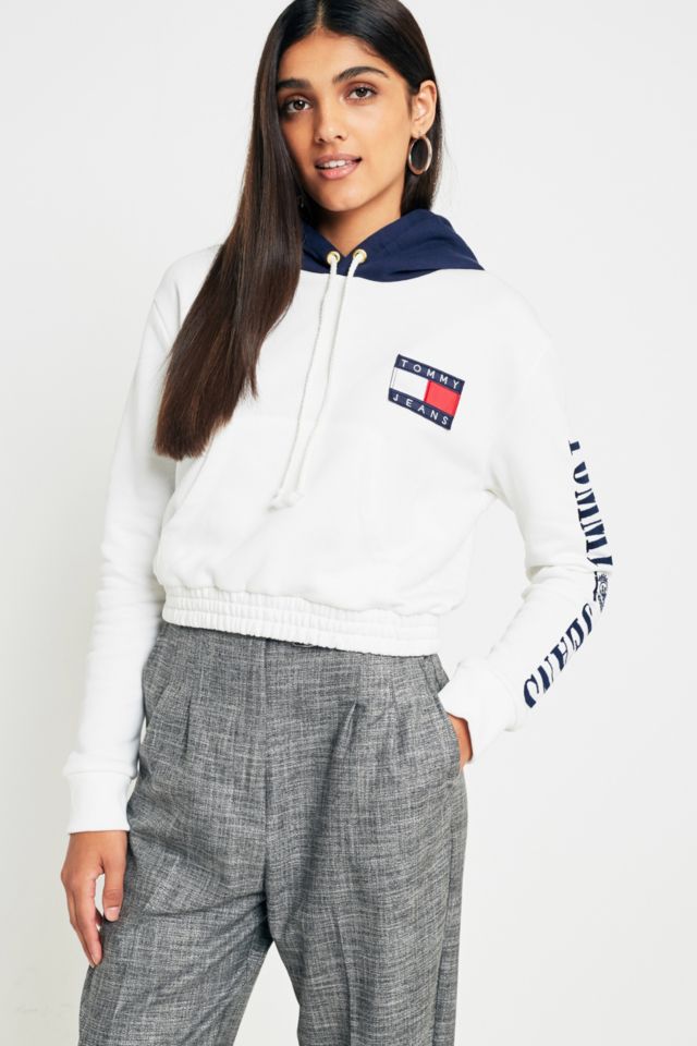 Tommy Jeans ‘90s Cropped Contrast Hoodie | Urban Outfitters UK