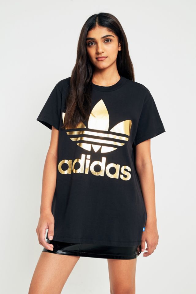 adidas Originals Big Metallic Trefoil Black T-Shirt | Urban Outfitters UK